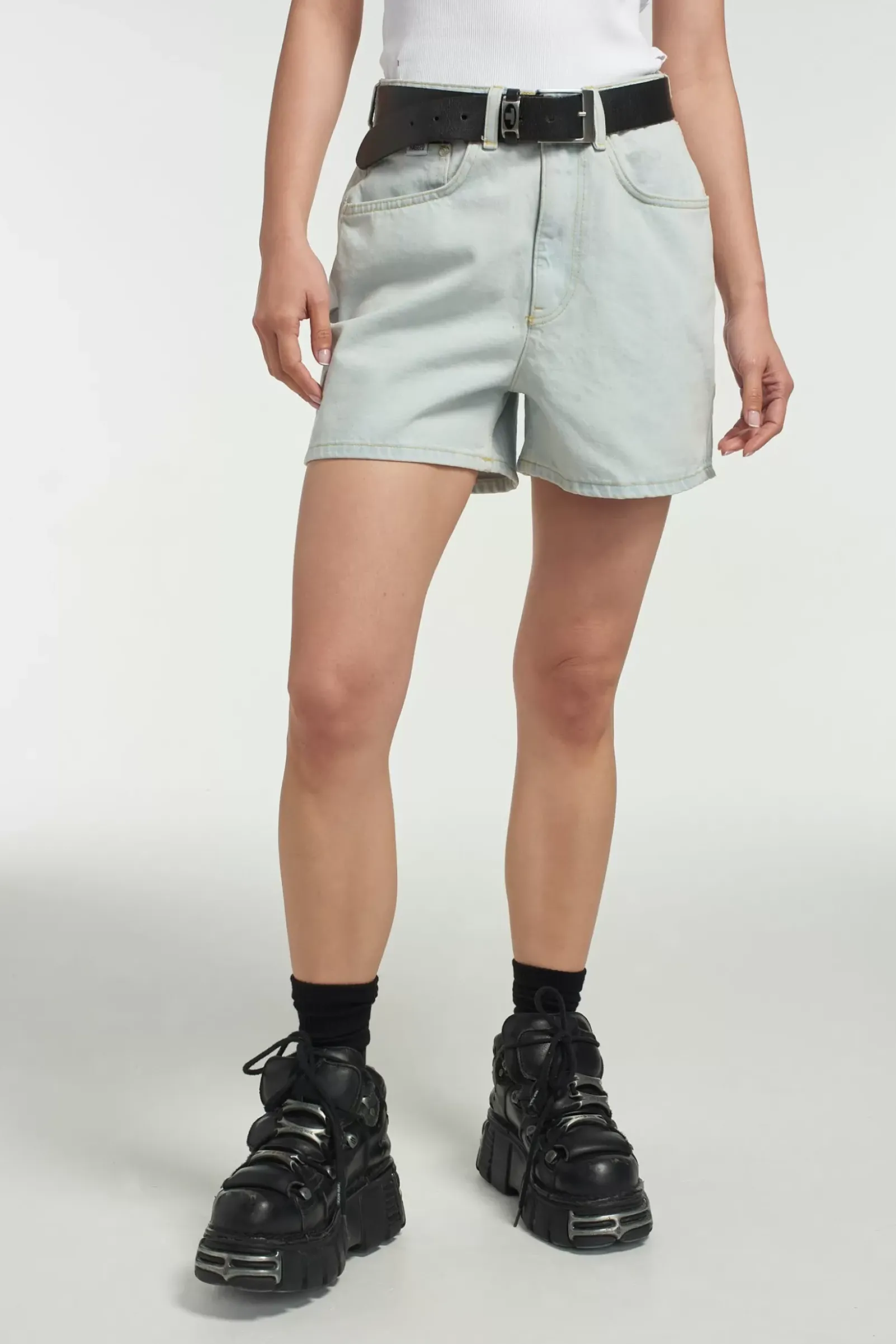 Skirts & Shorts^The Ragged Priest Mom Short Stonewash